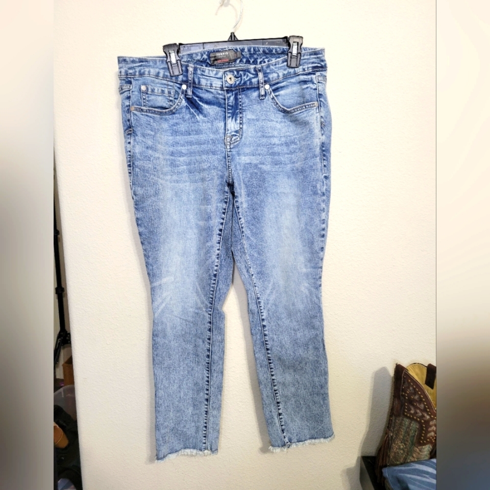 Torrid Cropped boyfriend Vintage stretch size 12 jeans no distressing